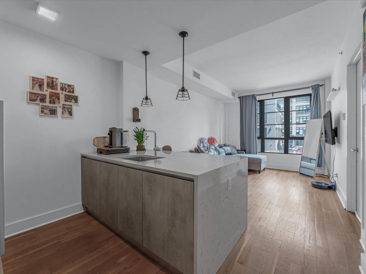 2110 44th Drive # 2B, Long Island City, NY 11101