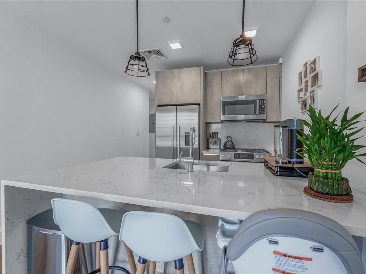 2110 44th Drive # 2B, Long Island City, NY 11101