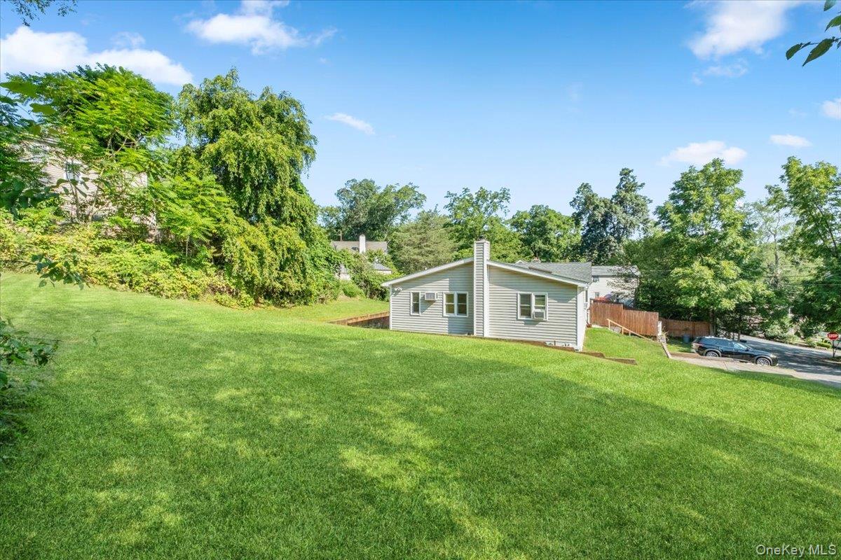 5 Spruce Street, Lake Peekskill, NY 10537