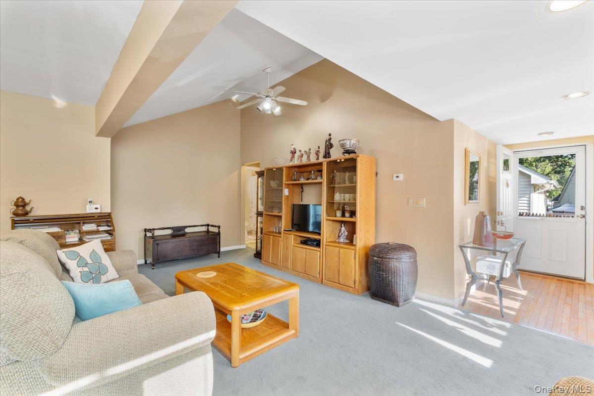 5 Spruce Street, Lake Peekskill, NY 10537