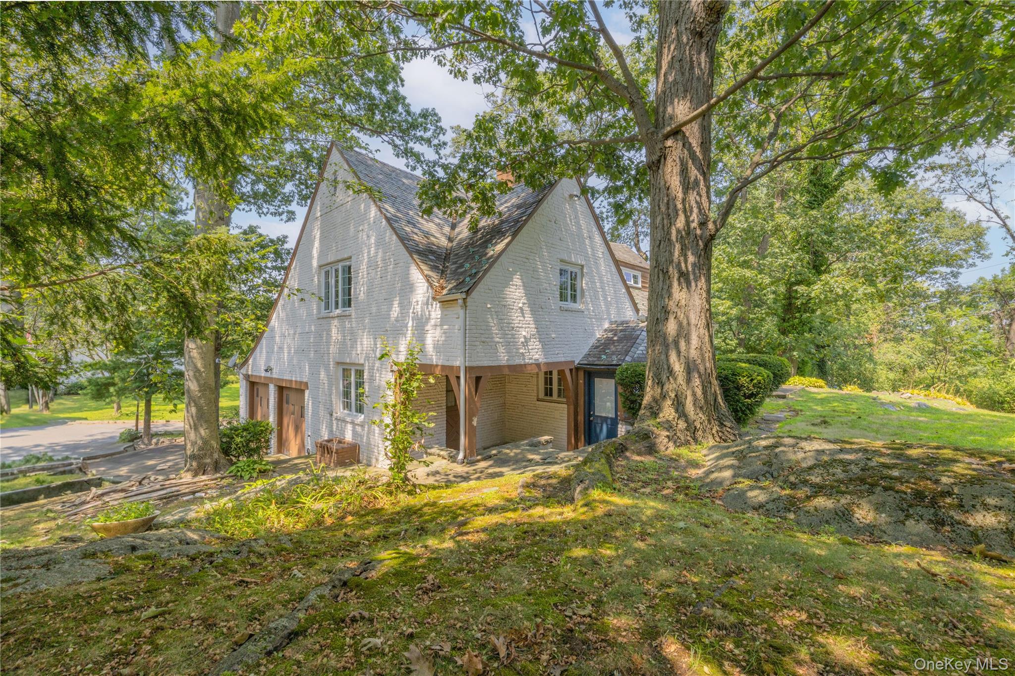 4 Bobolink Place, Yonkers, NY 10701