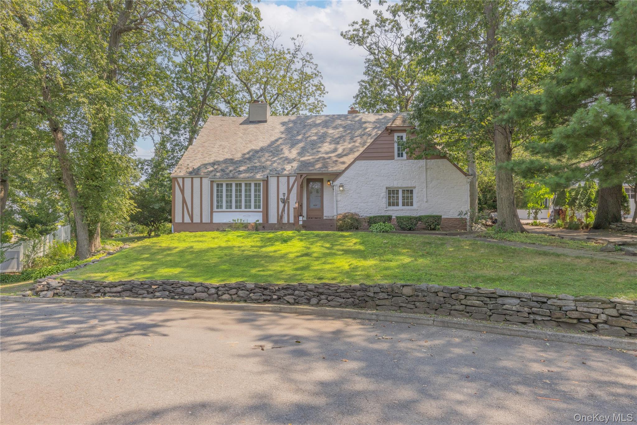 4 Bobolink Place, Yonkers, NY 10701