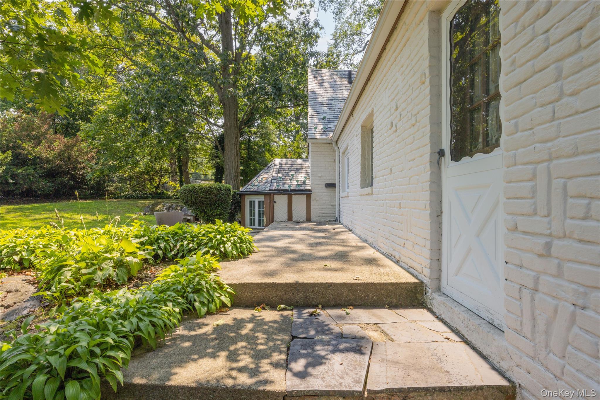 4 Bobolink Place, Yonkers, NY 10701