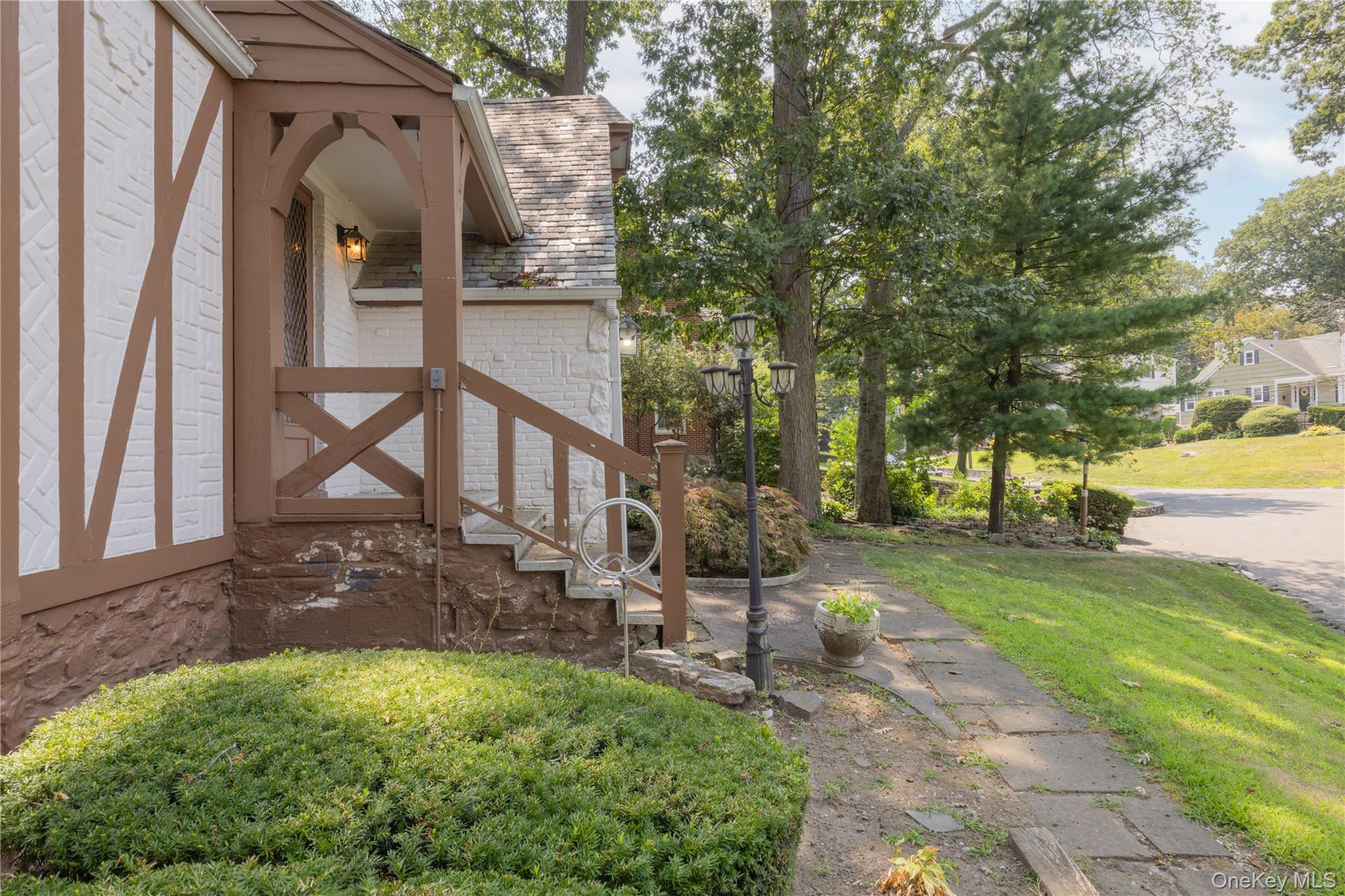 4 Bobolink Place, Yonkers, NY 10701