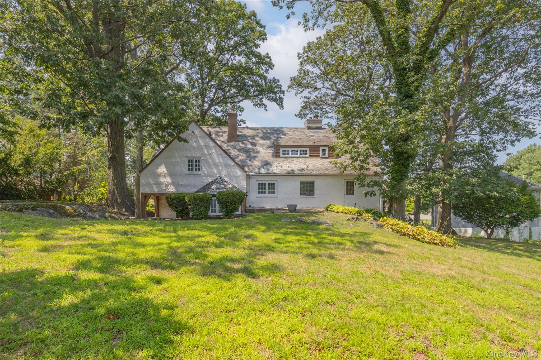 4 Bobolink Place, Yonkers, NY 10701