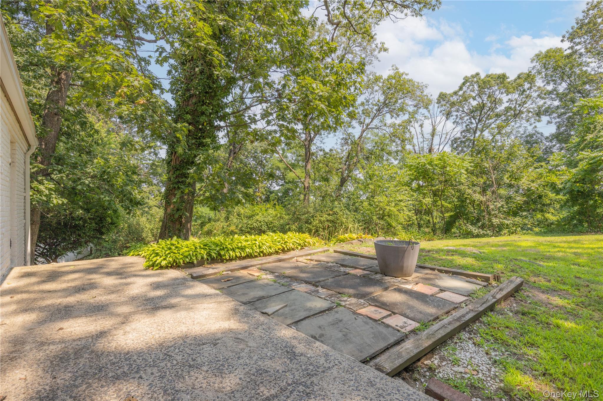 4 Bobolink Place, Yonkers, NY 10701