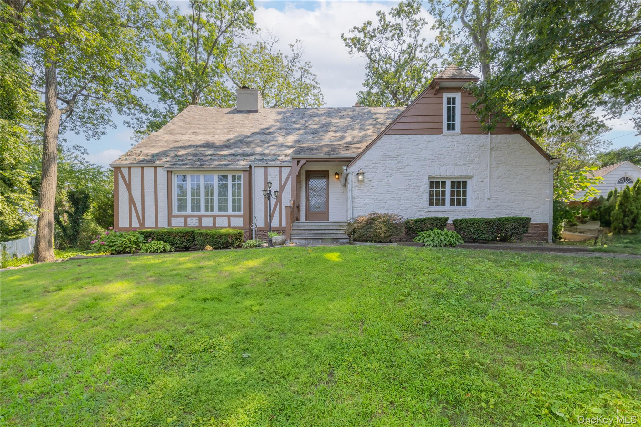 4 Bobolink Place, Yonkers, NY 10701