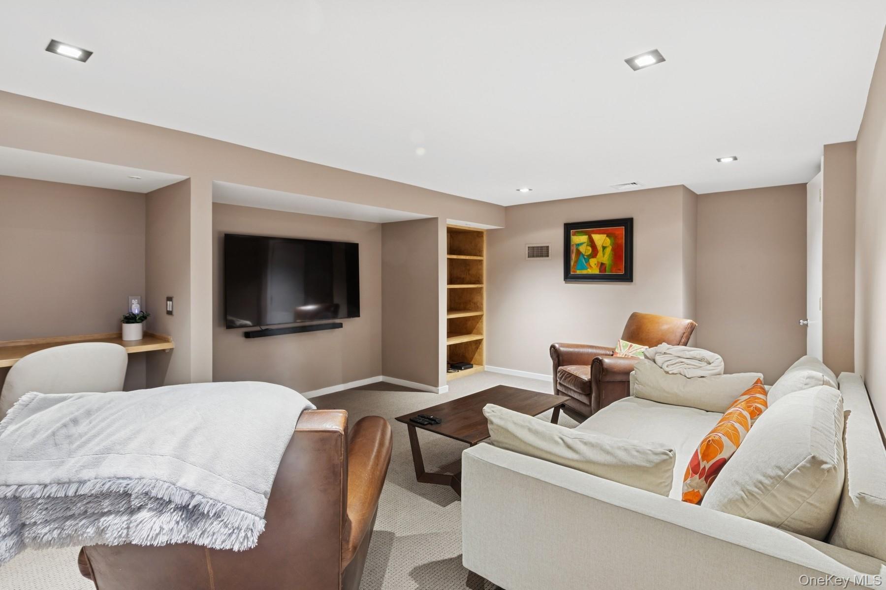 30 Tanners Neck Lane, Westhampton, NY 11977