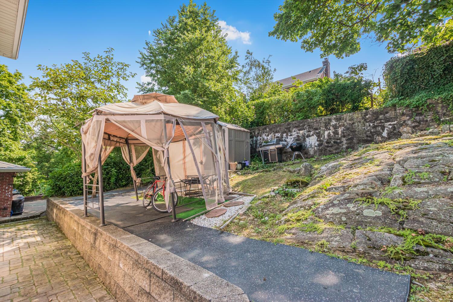 7 Elaine Terrace, Yonkers, NY 10701