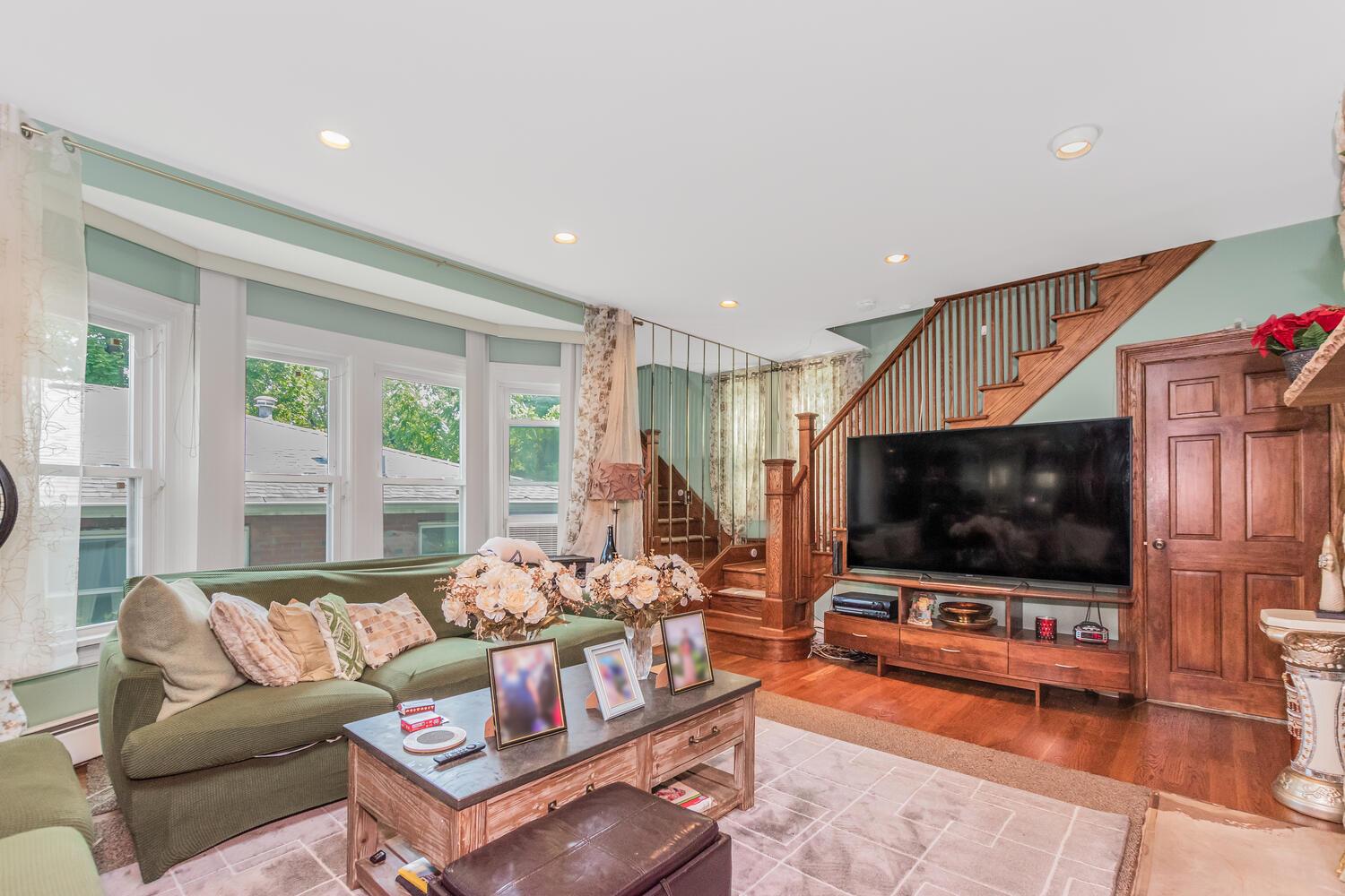 7 Elaine Terrace, Yonkers, NY 10701