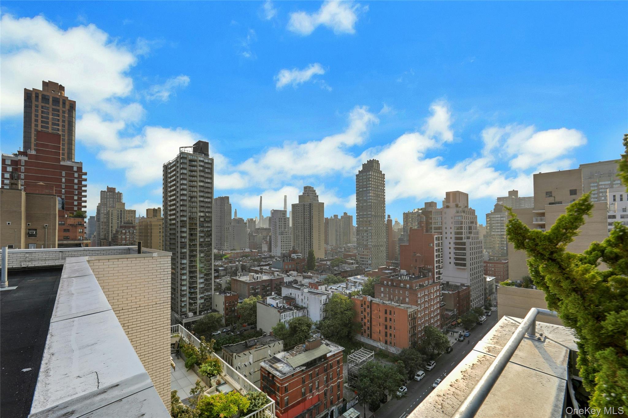 401 E 86 # 8D, New York (Manhattan), NY 10028