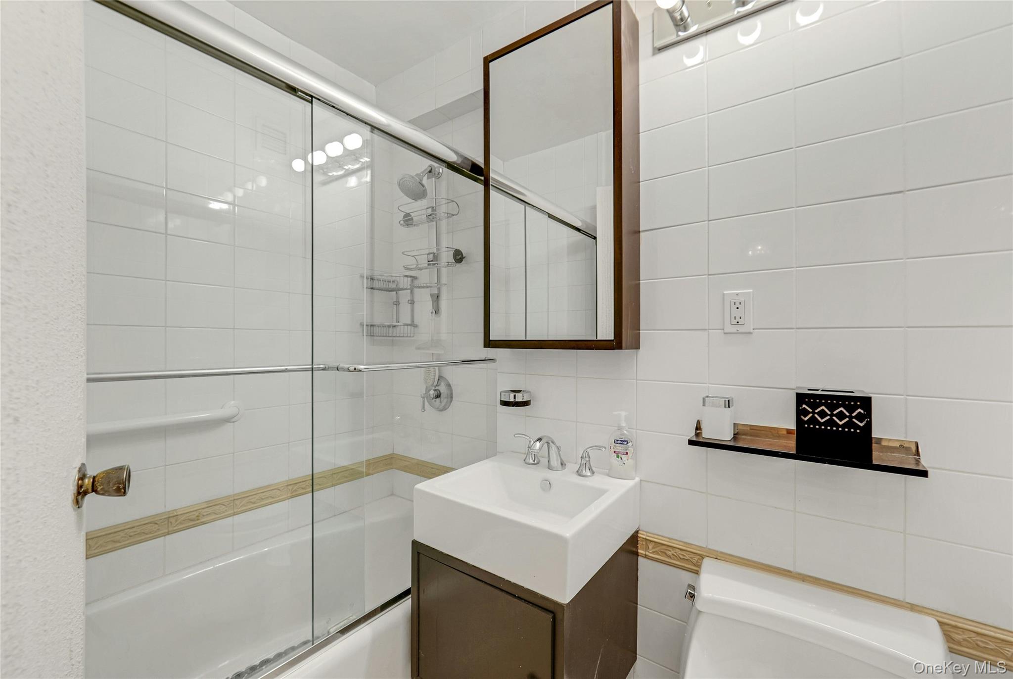 401 E 86 # 8D, New York (Manhattan), NY 10028