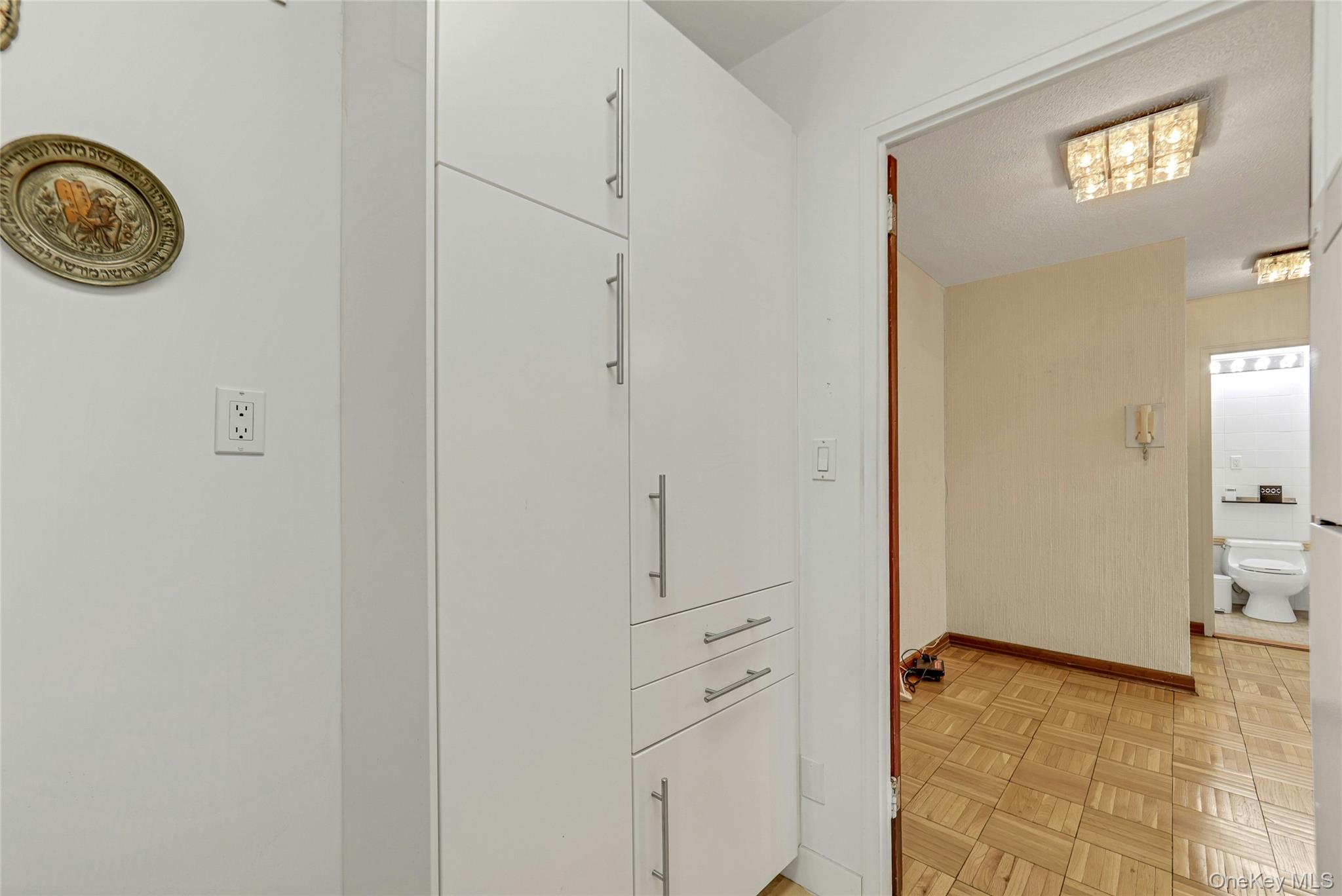 401 E 86 # 8D, New York (Manhattan), NY 10028