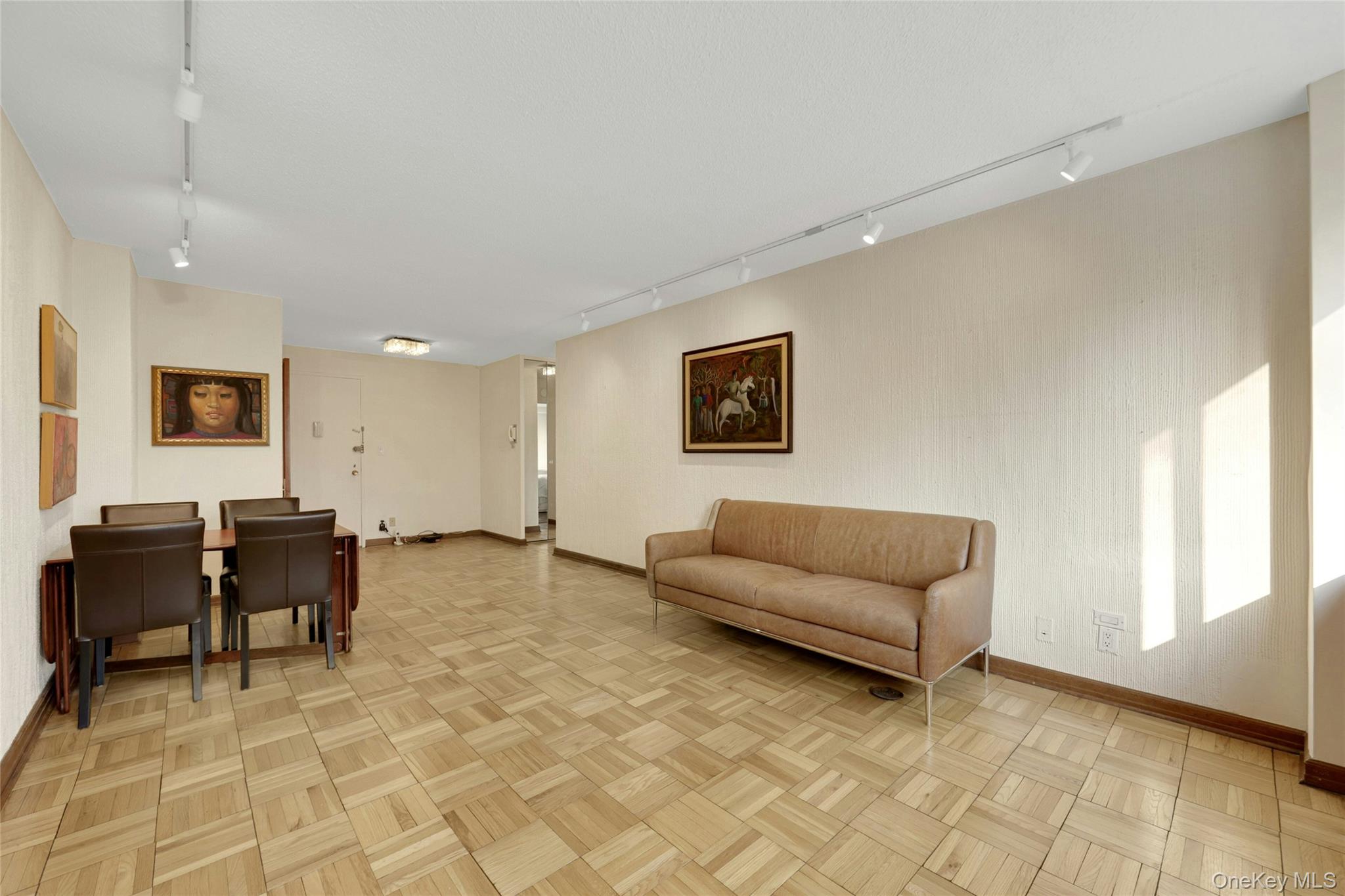 401 E 86 # 8D, New York (Manhattan), NY 10028