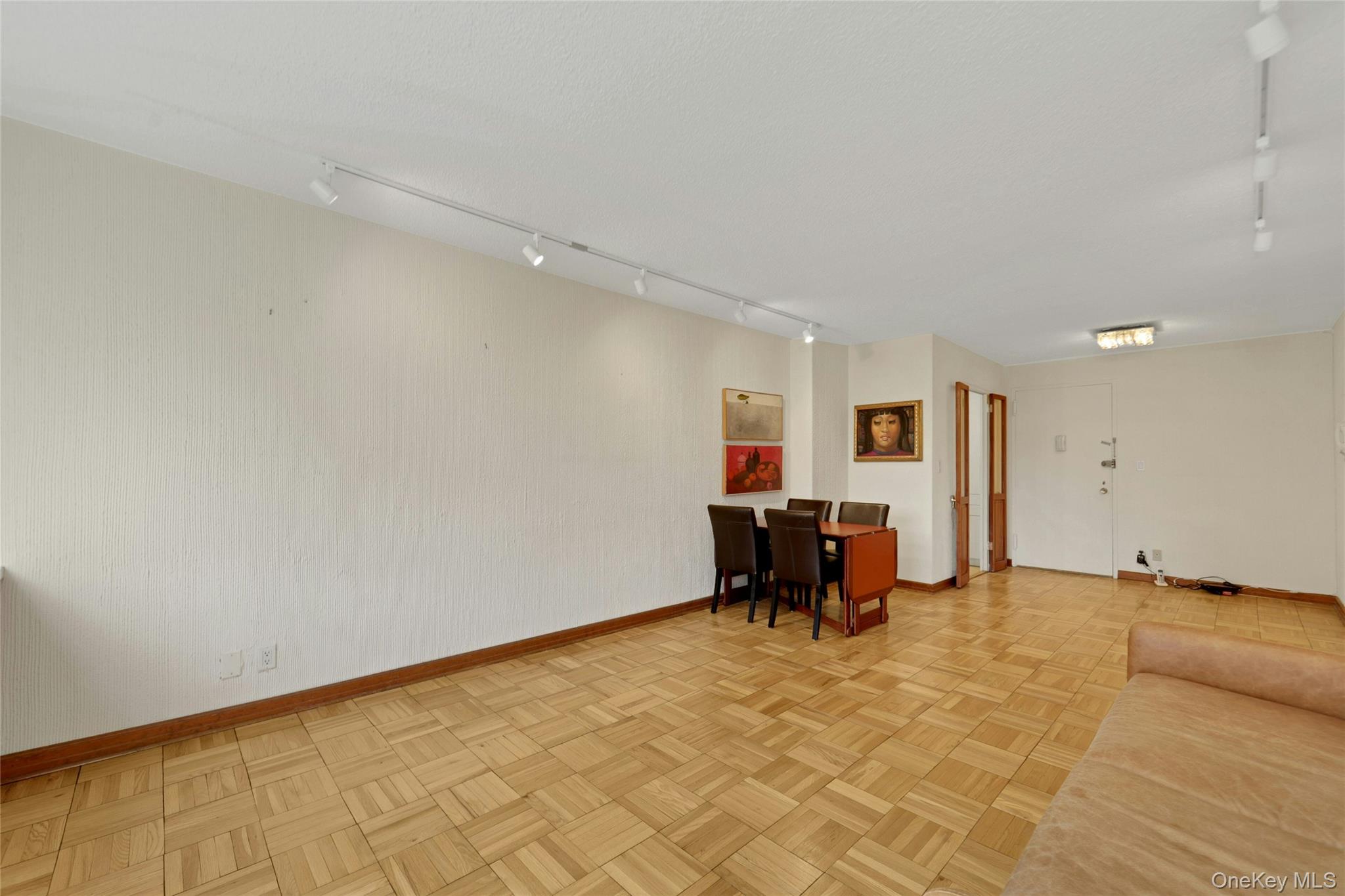 401 E 86 # 8D, New York (Manhattan), NY 10028