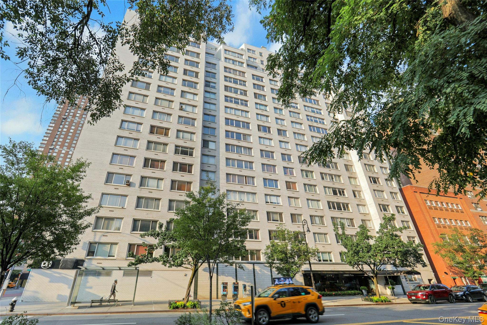 401 E 86 # 8D, New York (Manhattan), NY 10028