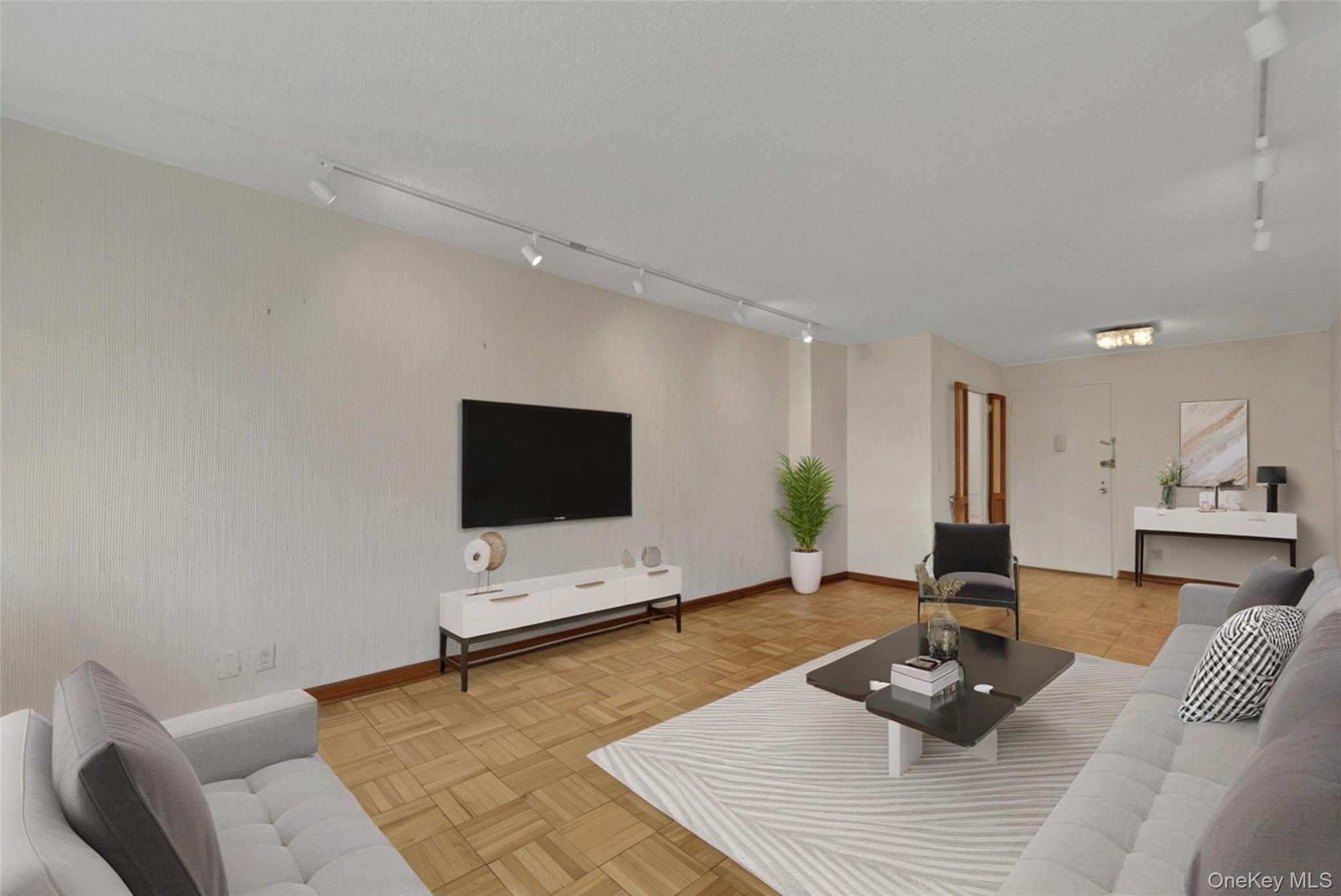 401 E 86 # 8D, New York (Manhattan), NY 10028