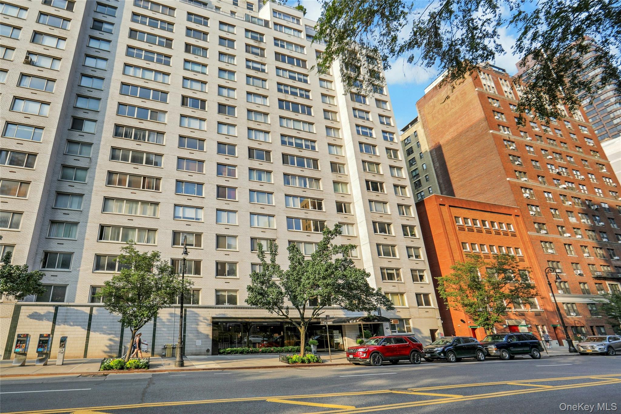 401 E 86 # 8D, New York (Manhattan), NY 10028