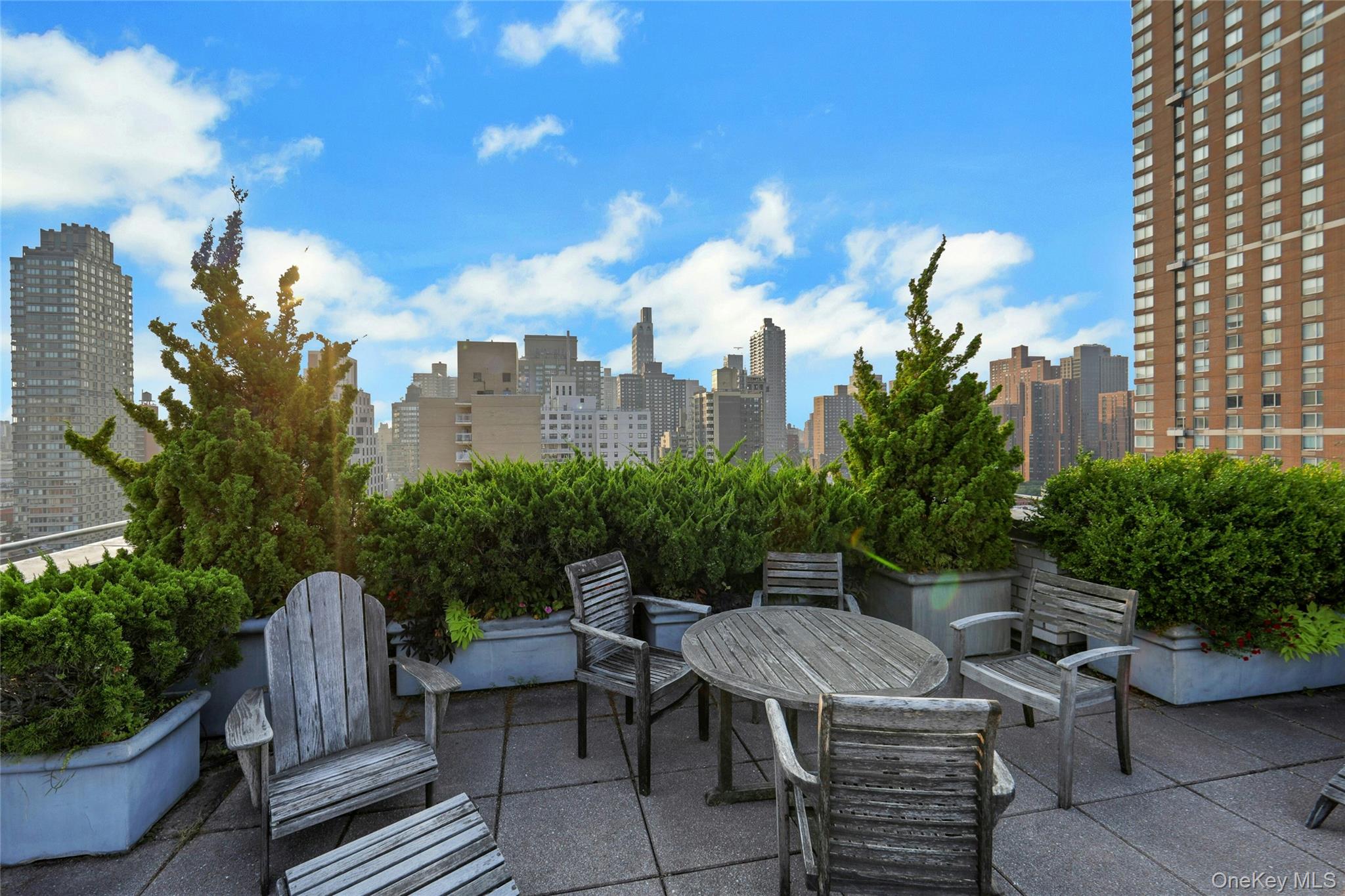 401 E 86 # 8D, New York (Manhattan), NY 10028