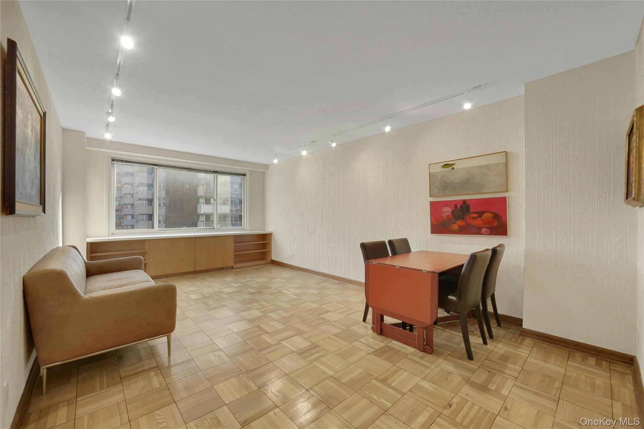 401 E 86 # 8D, New York (Manhattan), NY 10028