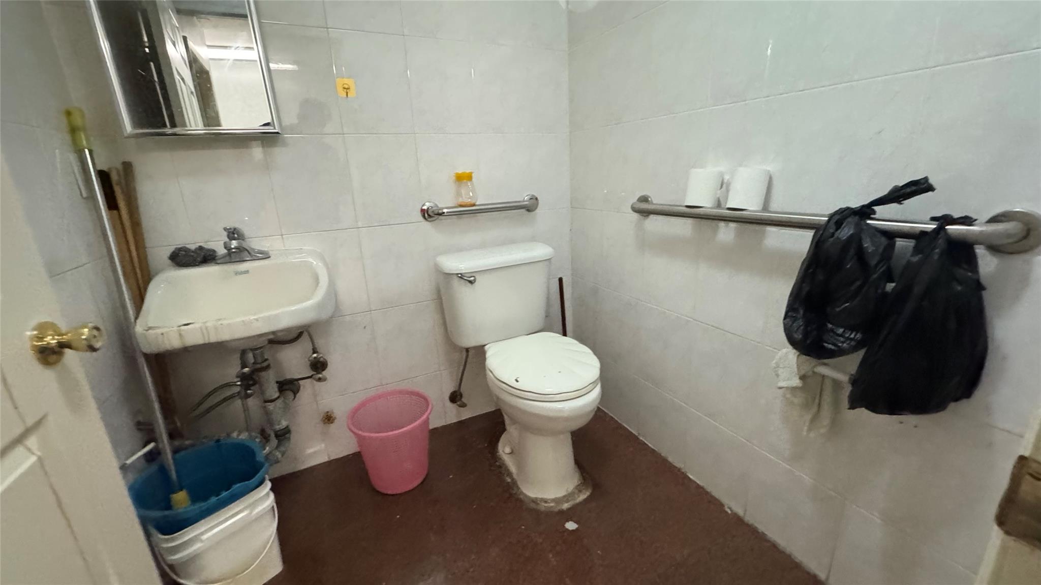 140-31 Cherry # CA, Flushing, NY 11354