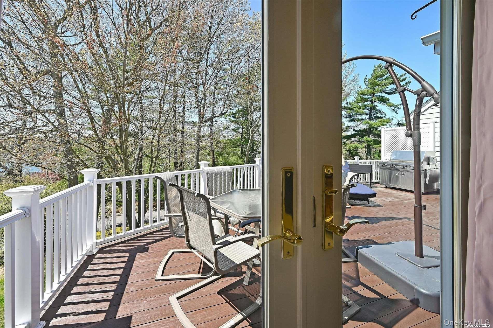 3 Crescent Court # 3, Centerport, NY 11721