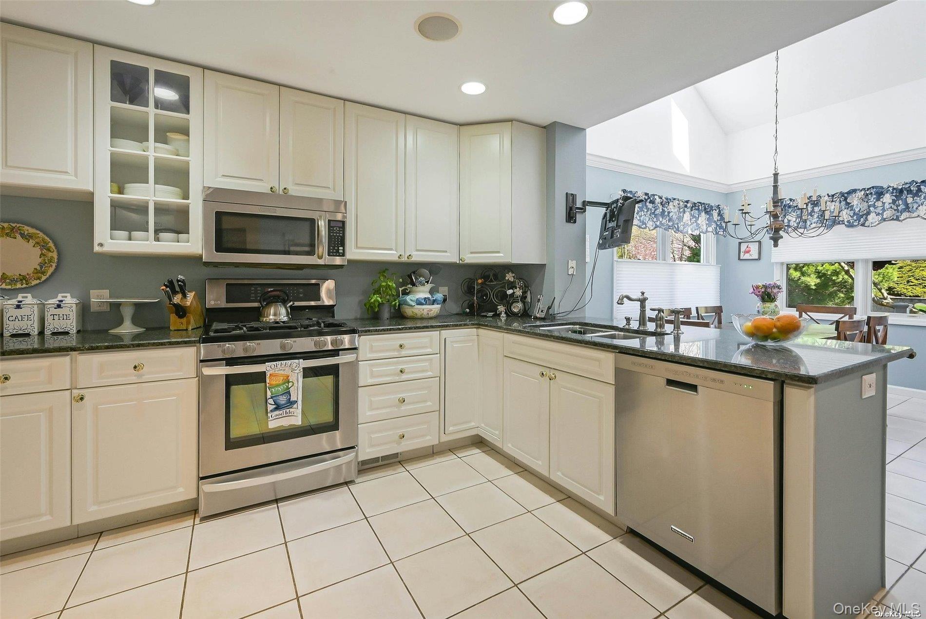 3 Crescent Court # 3, Centerport, NY 11721