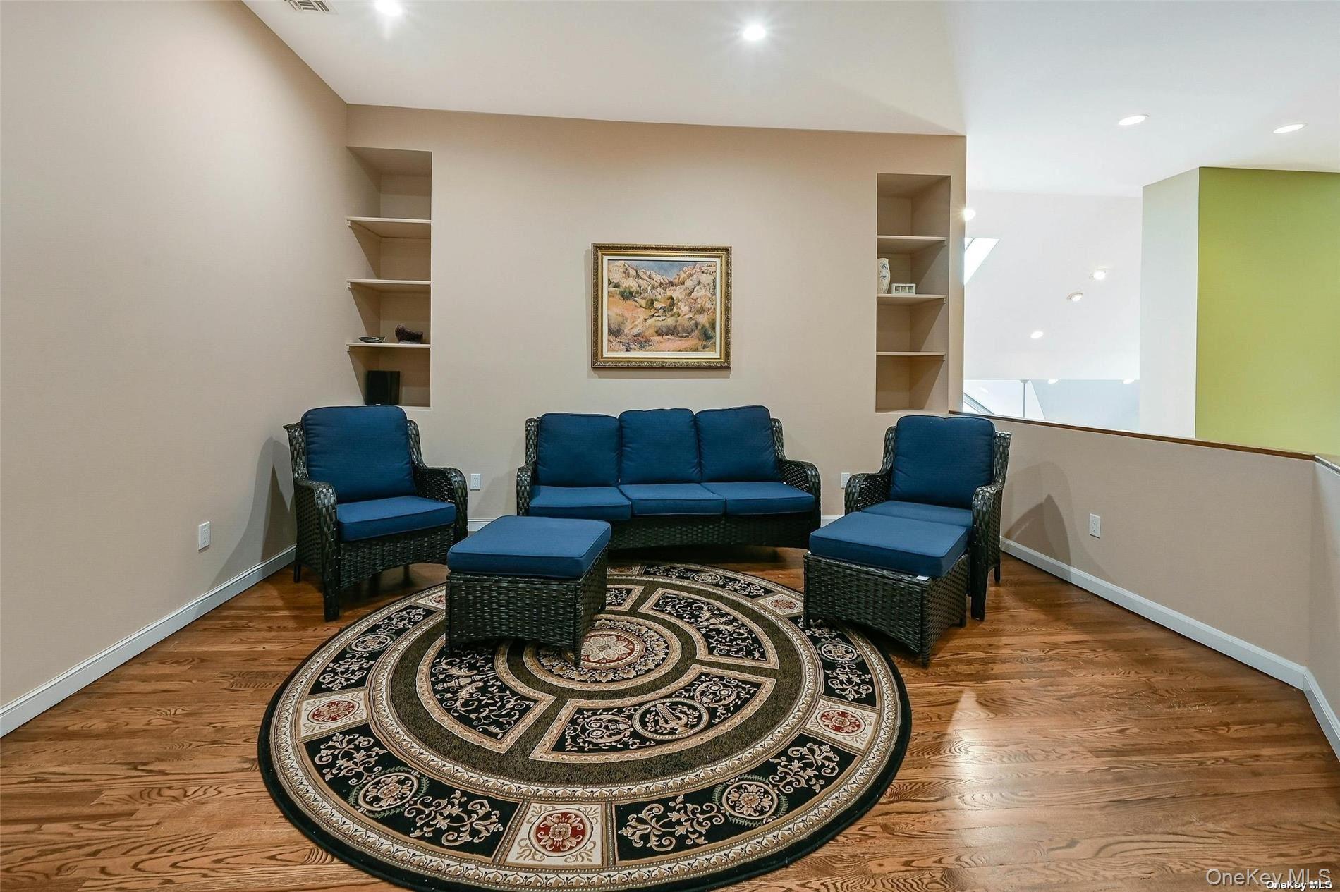 3 Crescent Court # 3, Centerport, NY 11721