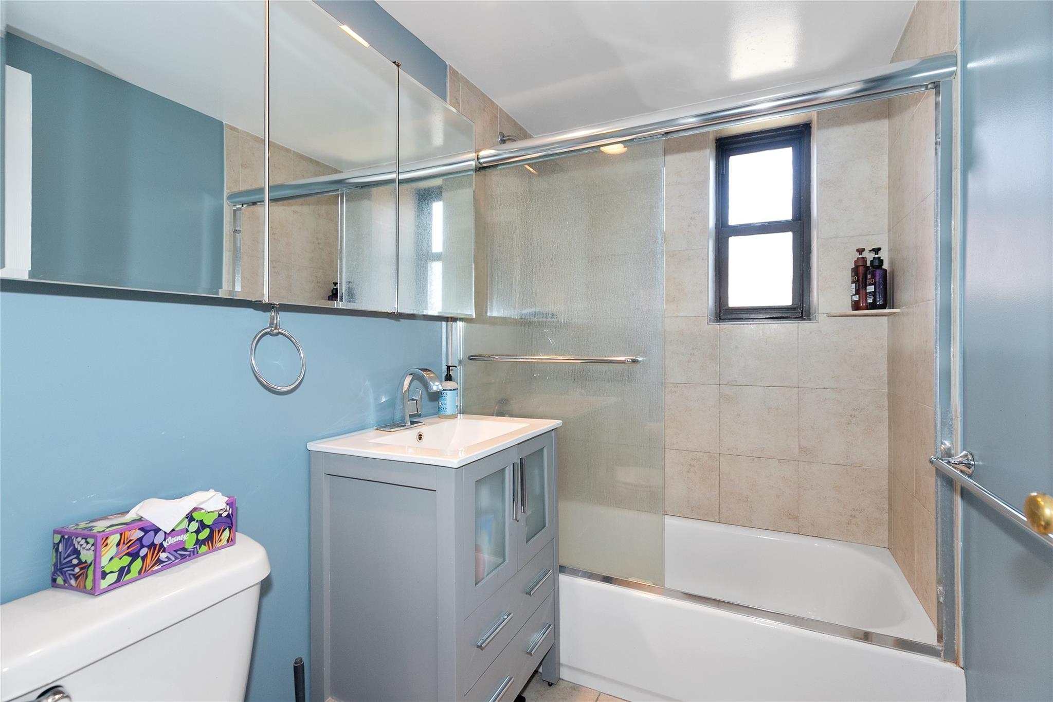 4 Townhouse Place # 3H, Great Neck, NY 11021