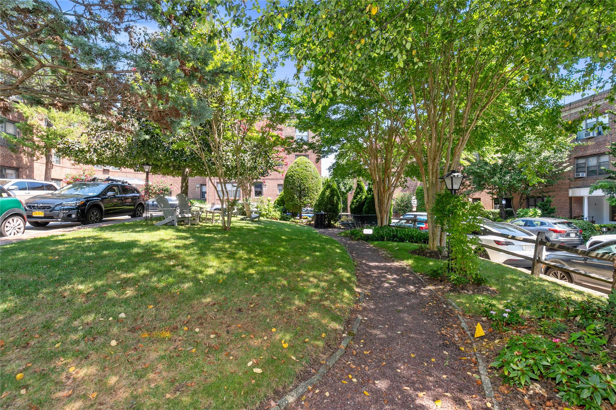 4 Townhouse Place # 3H, Great Neck, NY 11021