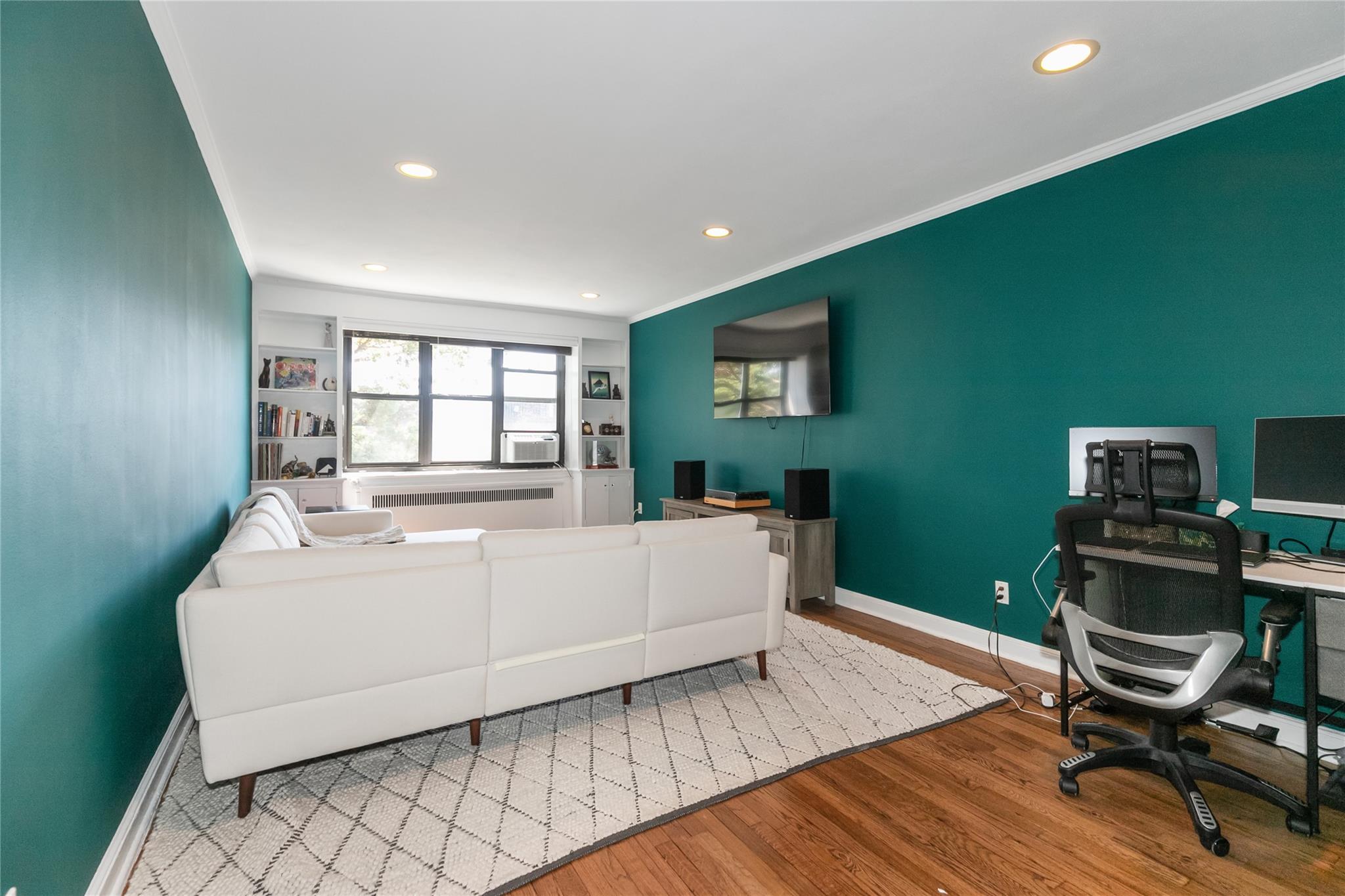 4 Townhouse Place # 3H, Great Neck, NY 11021