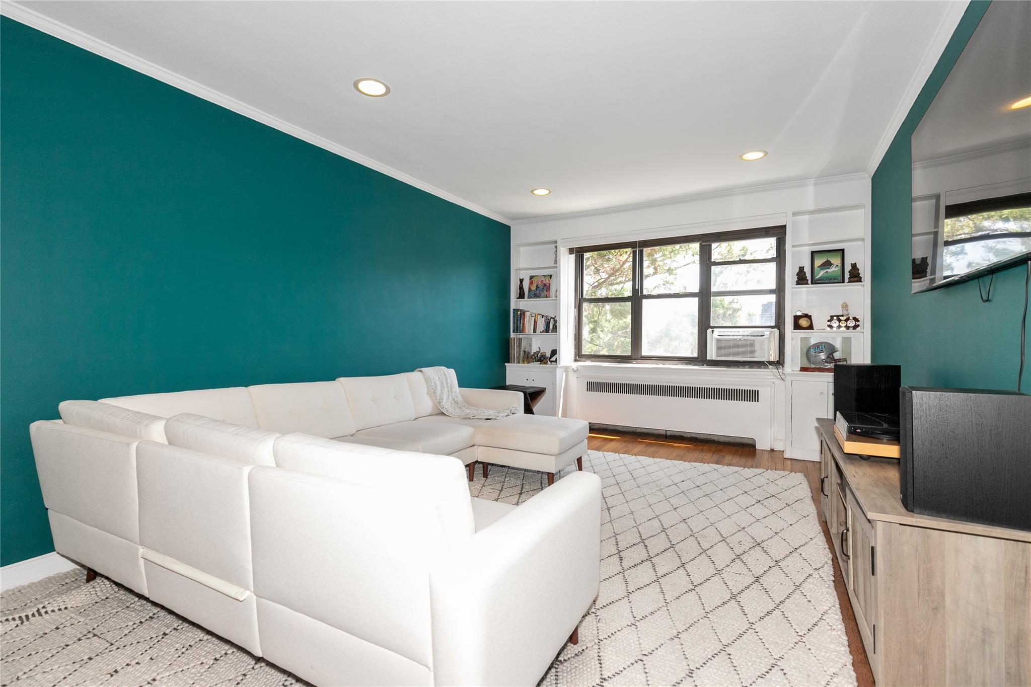 4 Townhouse Place # 3H, Great Neck, NY 11021