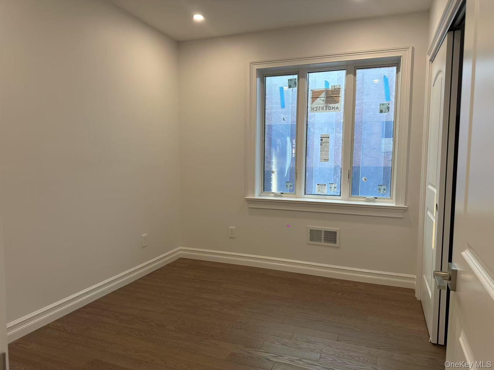 6973 229th Street, Oakland Gardens, NY 11364