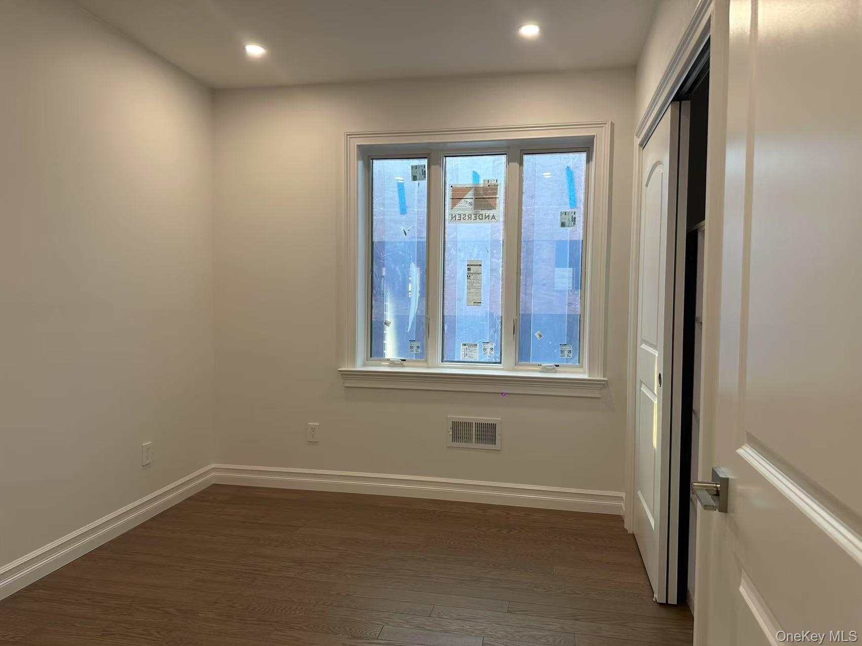 6973 229th Street, Oakland Gardens, NY 11364