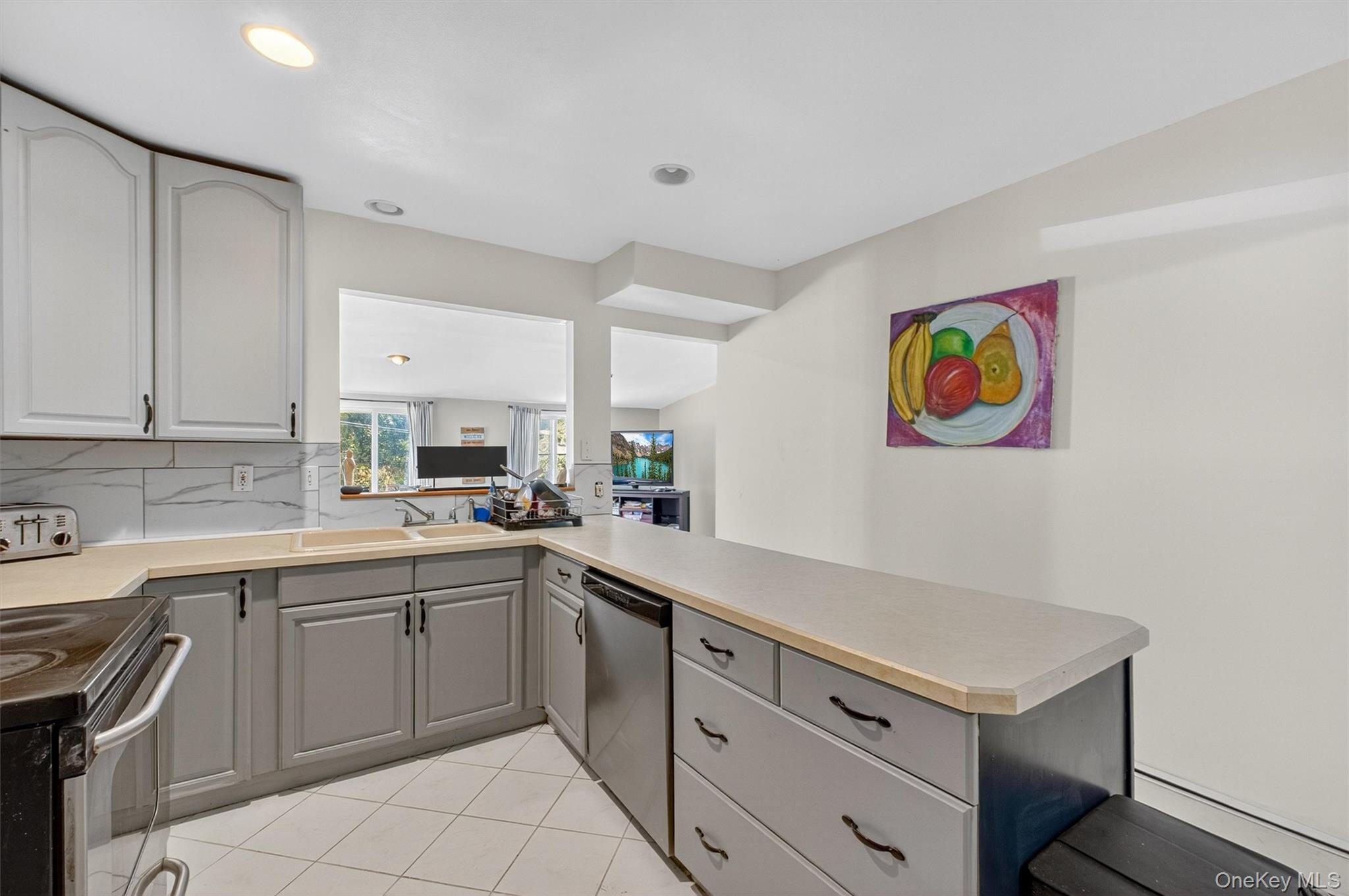 18 McGeeville Court, Poughquag, NY 12570