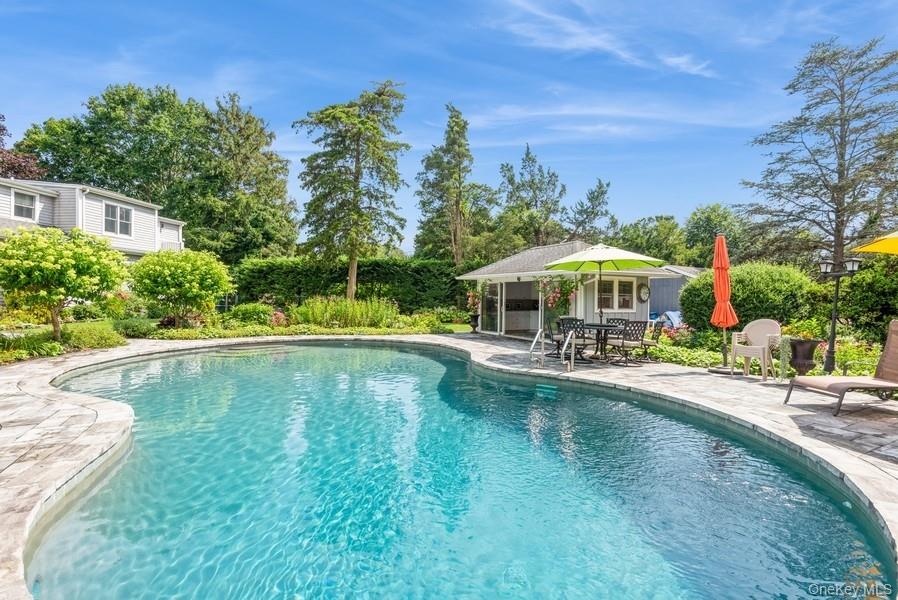 330 Private Road, East Patchogue, NY 11772