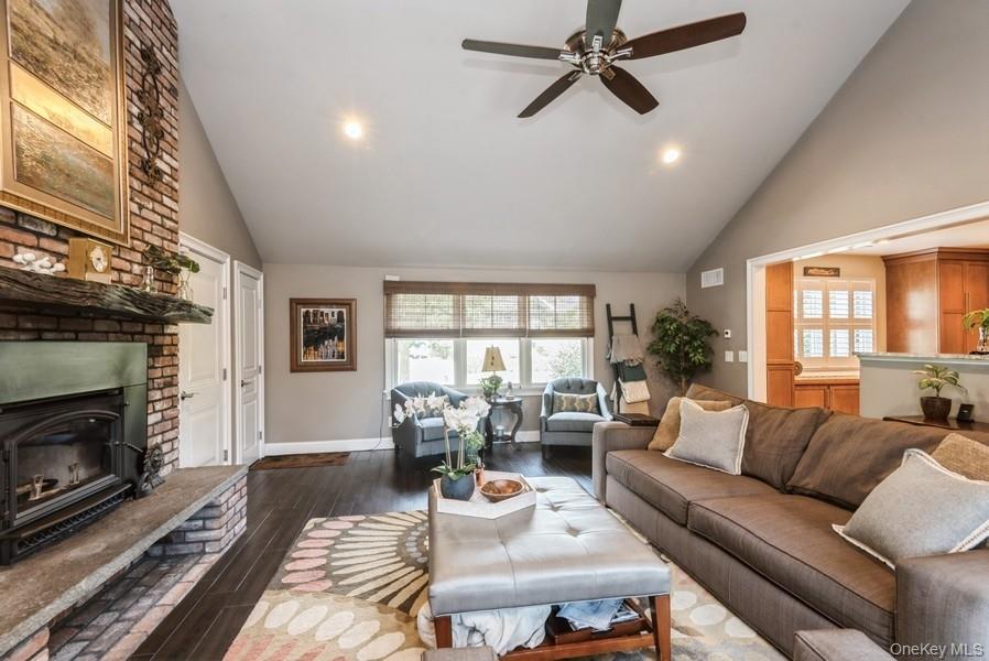 330 Private Road, East Patchogue, NY 11772