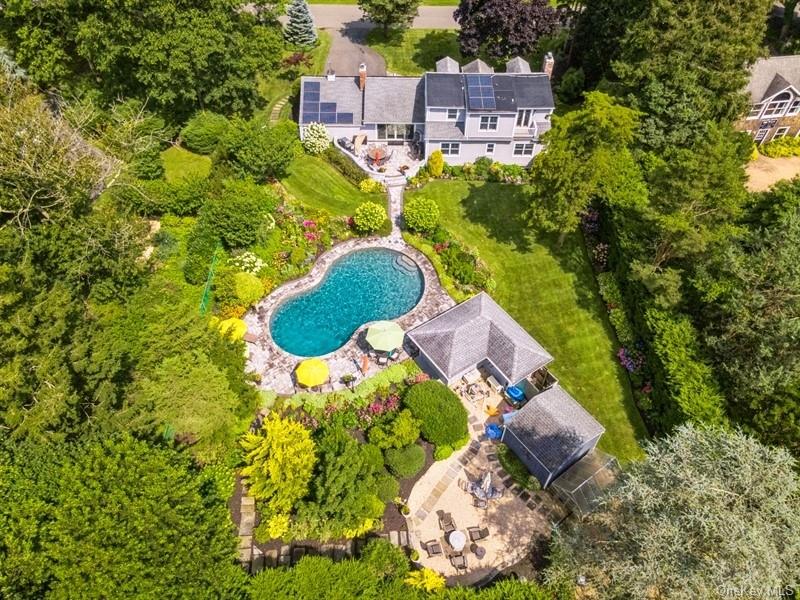 330 Private Road, East Patchogue, NY 11772