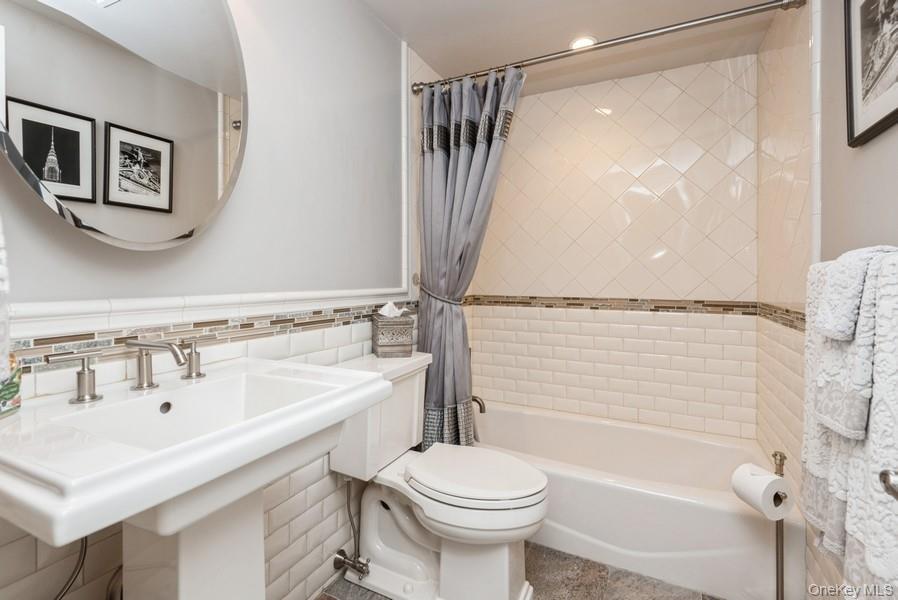 330 Private Road, East Patchogue, NY 11772