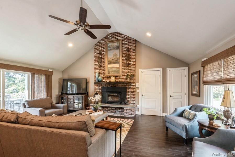 330 Private Road, East Patchogue, NY 11772