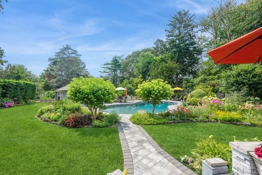 330 Private Road, East Patchogue, NY 11772