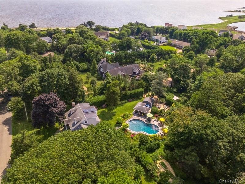 330 Private Road, East Patchogue, NY 11772