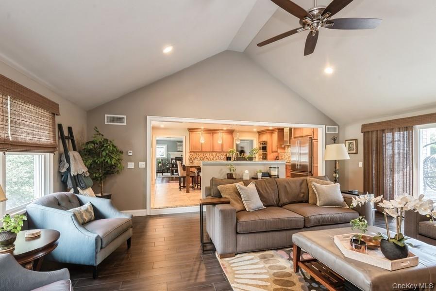 330 Private Road, East Patchogue, NY 11772