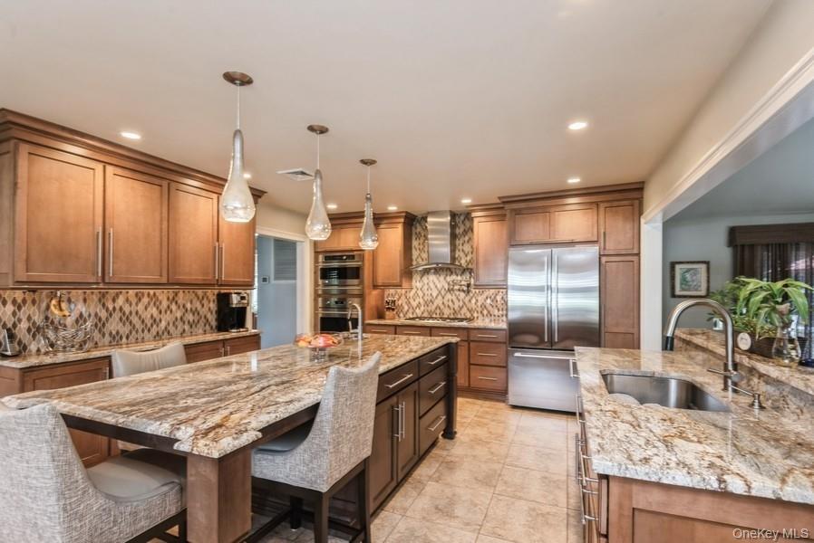 330 Private Road, East Patchogue, NY 11772