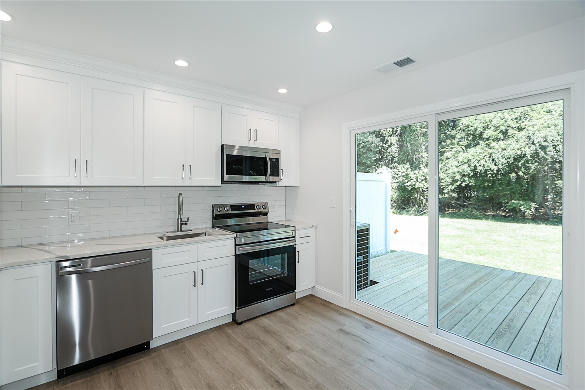 5 Amesworth Court, Middle Island, NY 11953