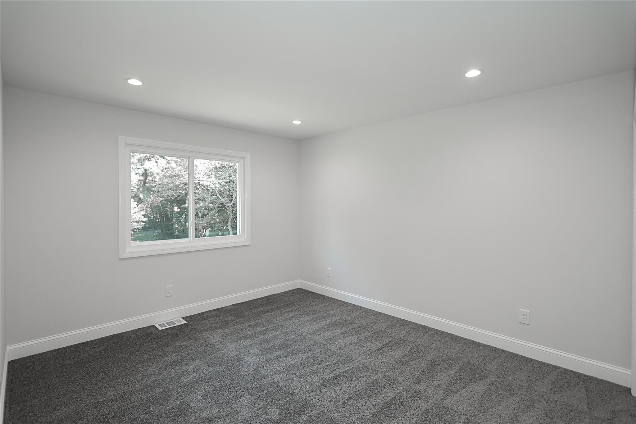 5 Amesworth Court, Middle Island, NY 11953