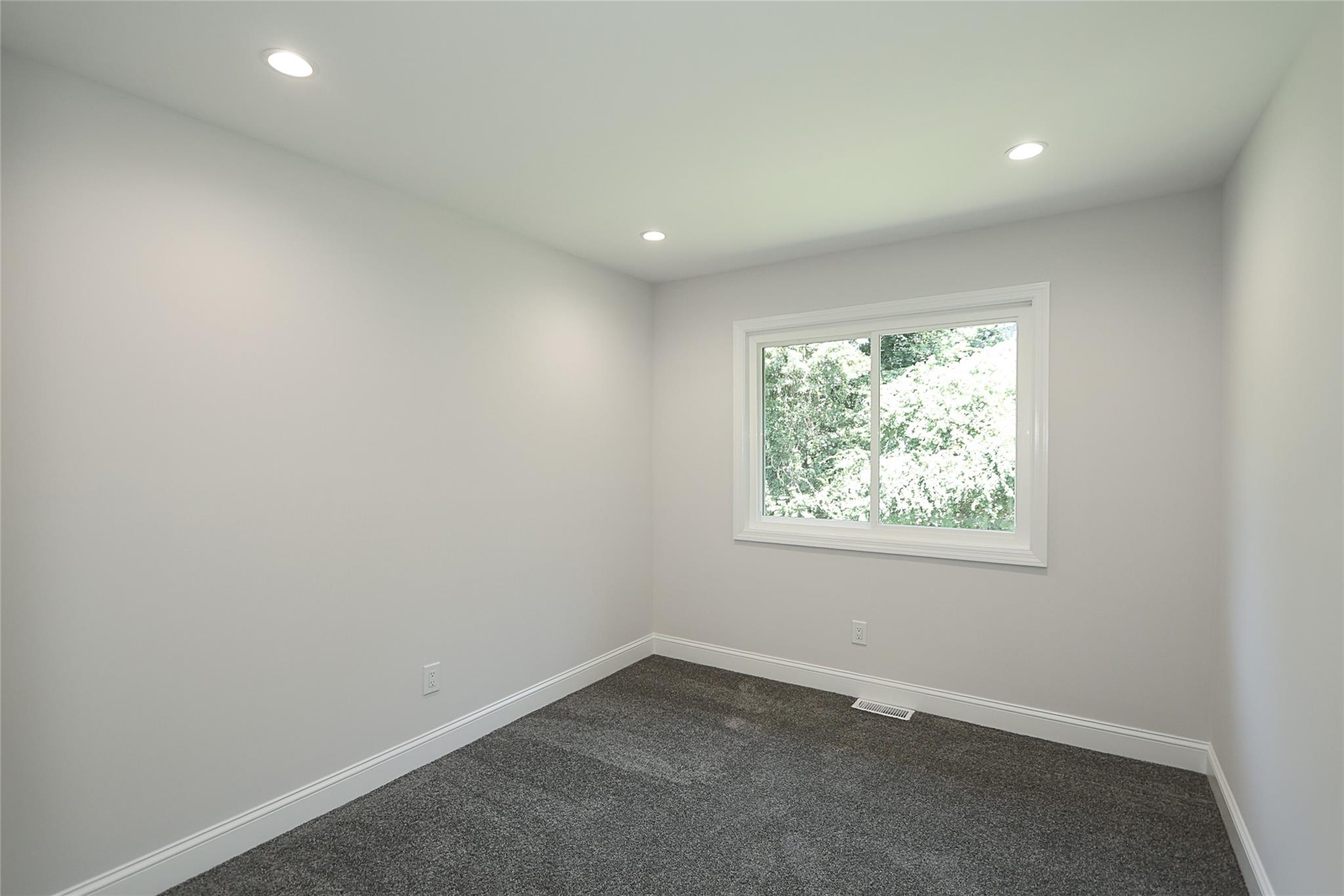 5 Amesworth Court, Middle Island, NY 11953