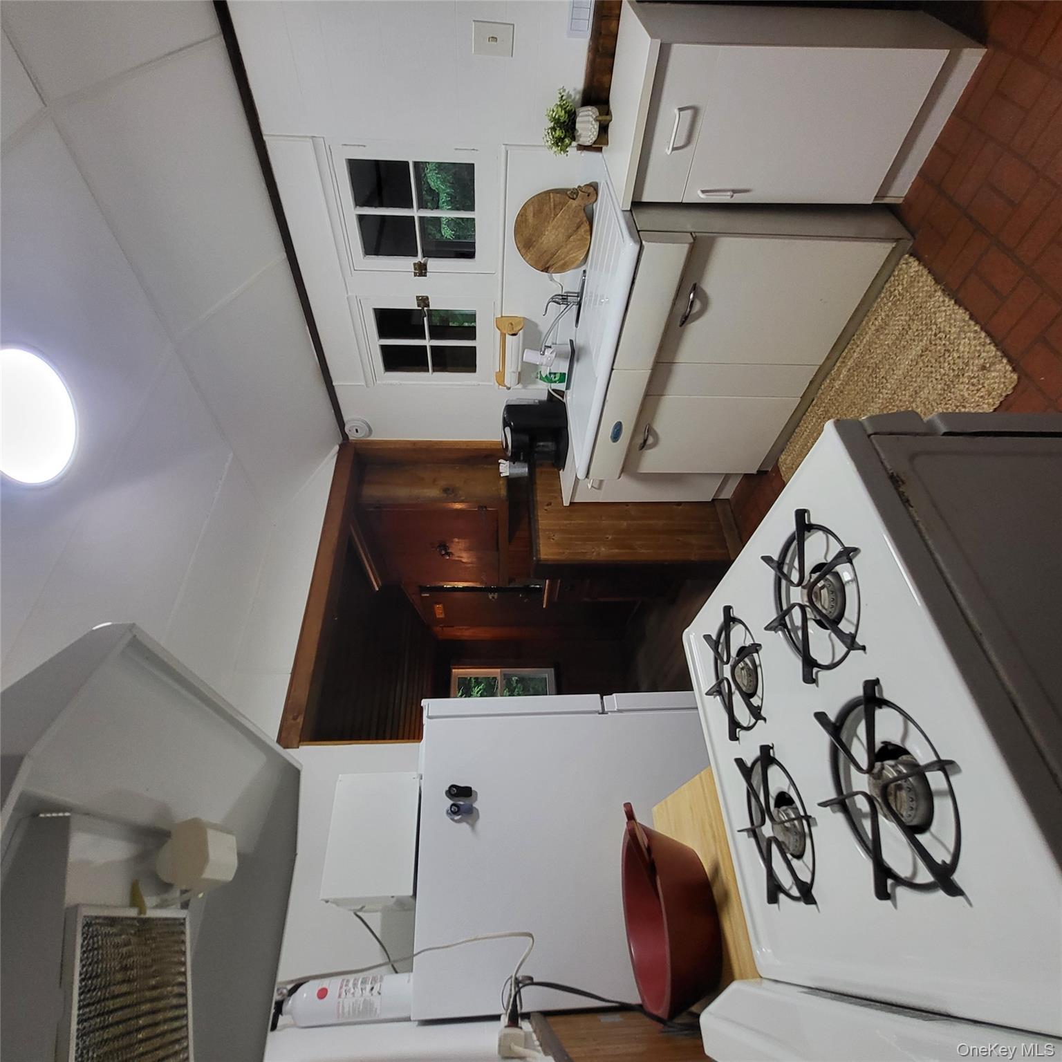 21 E Sullivan Place, Smallwood, NY 12778