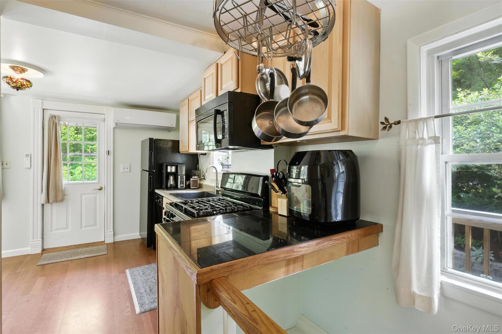 265 Oakland Valley Road, Cuddebackville, NY 12729