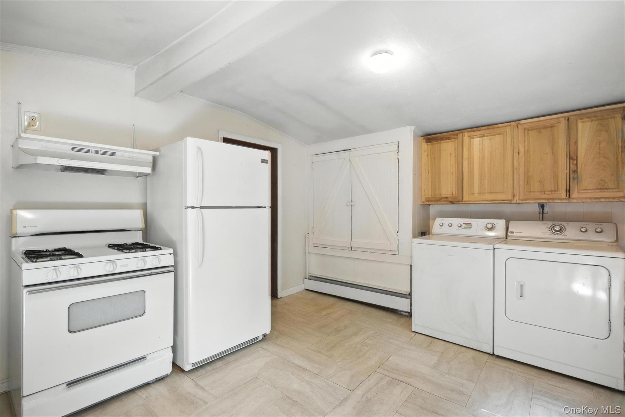 265 Oakland Valley Road, Cuddebackville, NY 12729